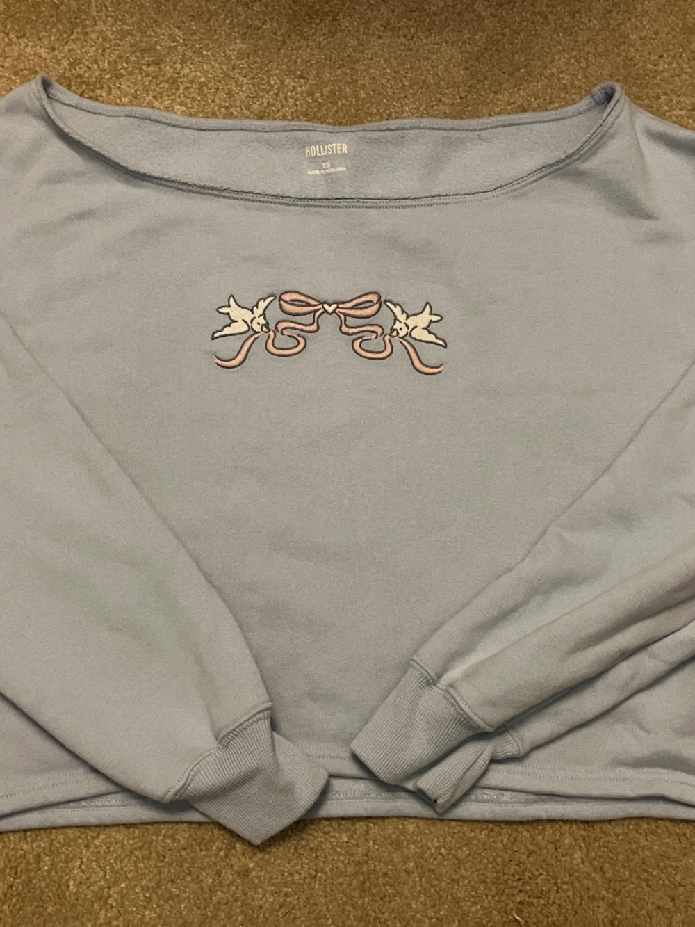 Hollister Cropped Sweatshirt Light Blue Bow Graphic Long Sleeve XS